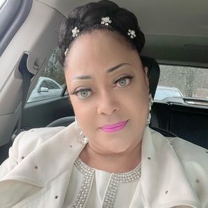 Meet your Posher, Evelyn